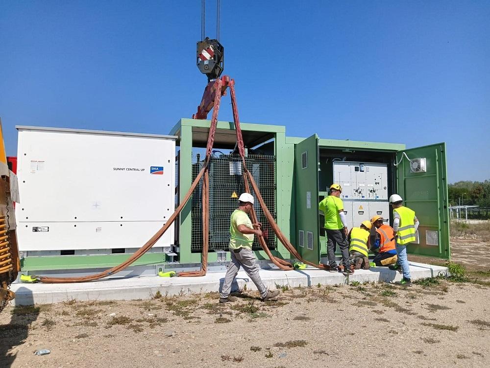 Hemos diseñado, realizado y puesto en marcha centros de transformación STC-Skid destinados a la planta fotovoltaica Trino Vercellese.