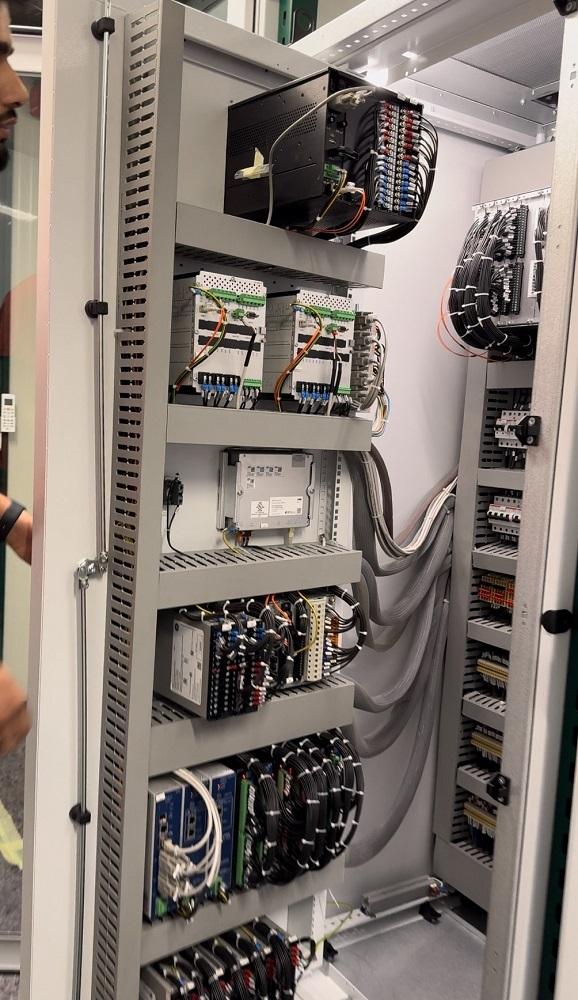 Low voltage (LV) switchboard for Tesla BESS in the UK